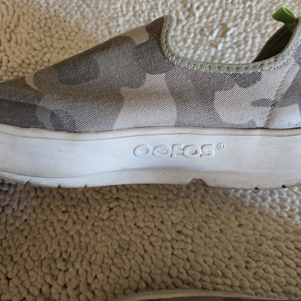 Oofos Womens Canvas Slip On Sneakers Sz 10 - Picture 8 of 11